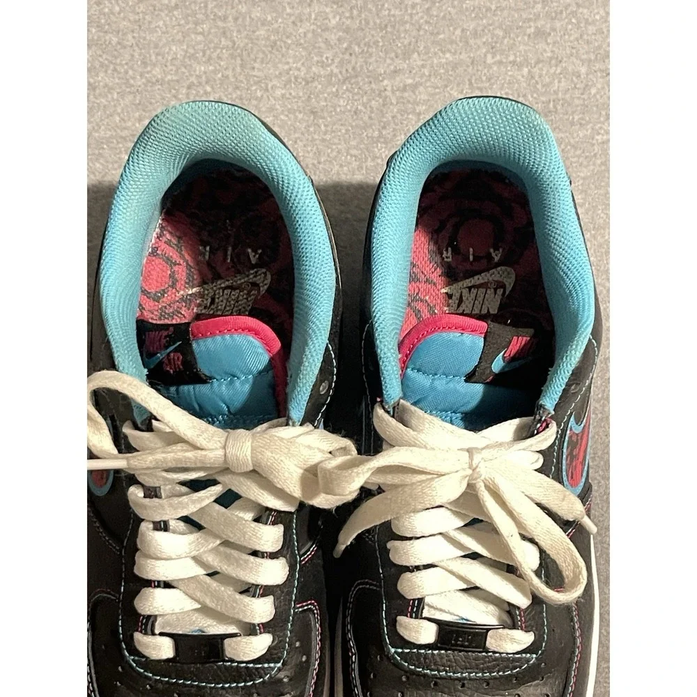 Nike size stand